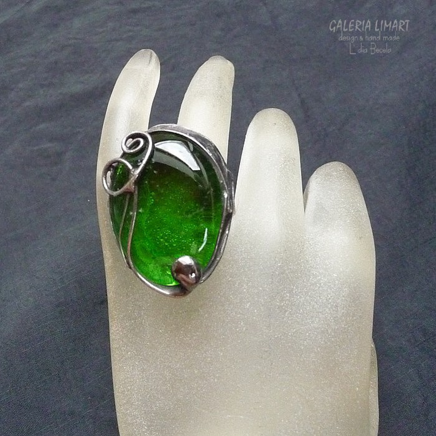 pierścień w obłędnym zielonym kolorze