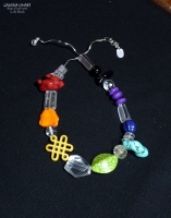 Bajecznie kolorowy naszyjnik z mixu howlitów w różnym kształcie i kolorach oraz kryształów górskich