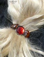 UNIKATOWA spinka do włosów z dwóch dorodnych naturalnych bursztynów bałtyckich oraz rubinowego szklanego kaboszona